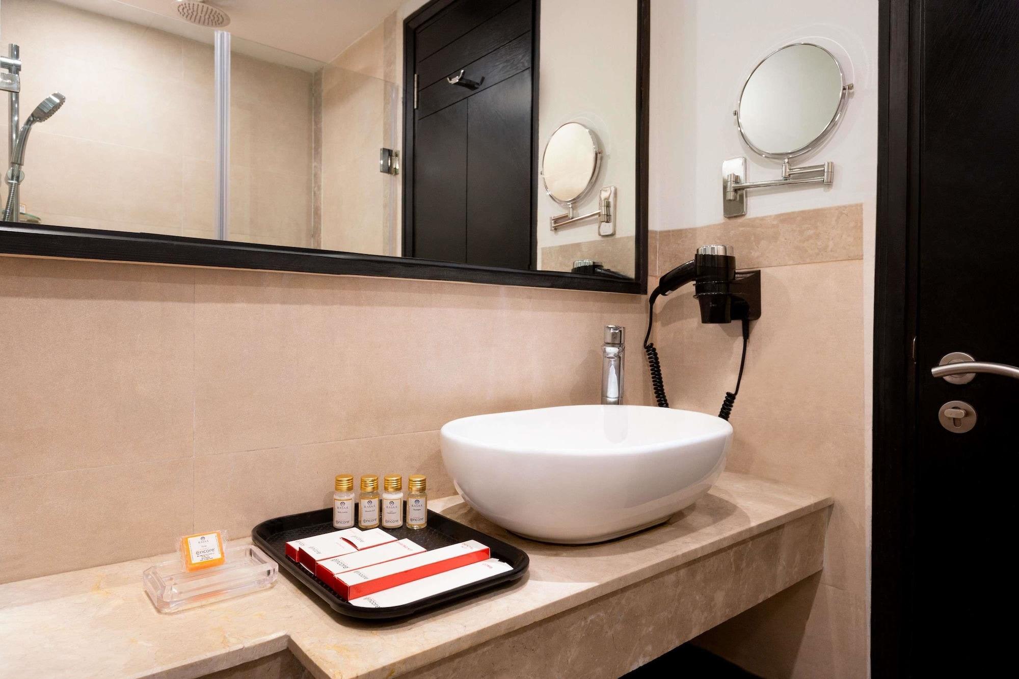 Ramada Encore Jalandhar Bagian luar foto