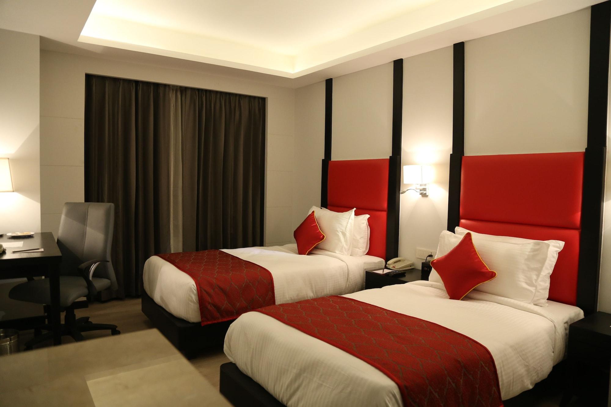 Ramada Encore Jalandhar Bagian luar foto