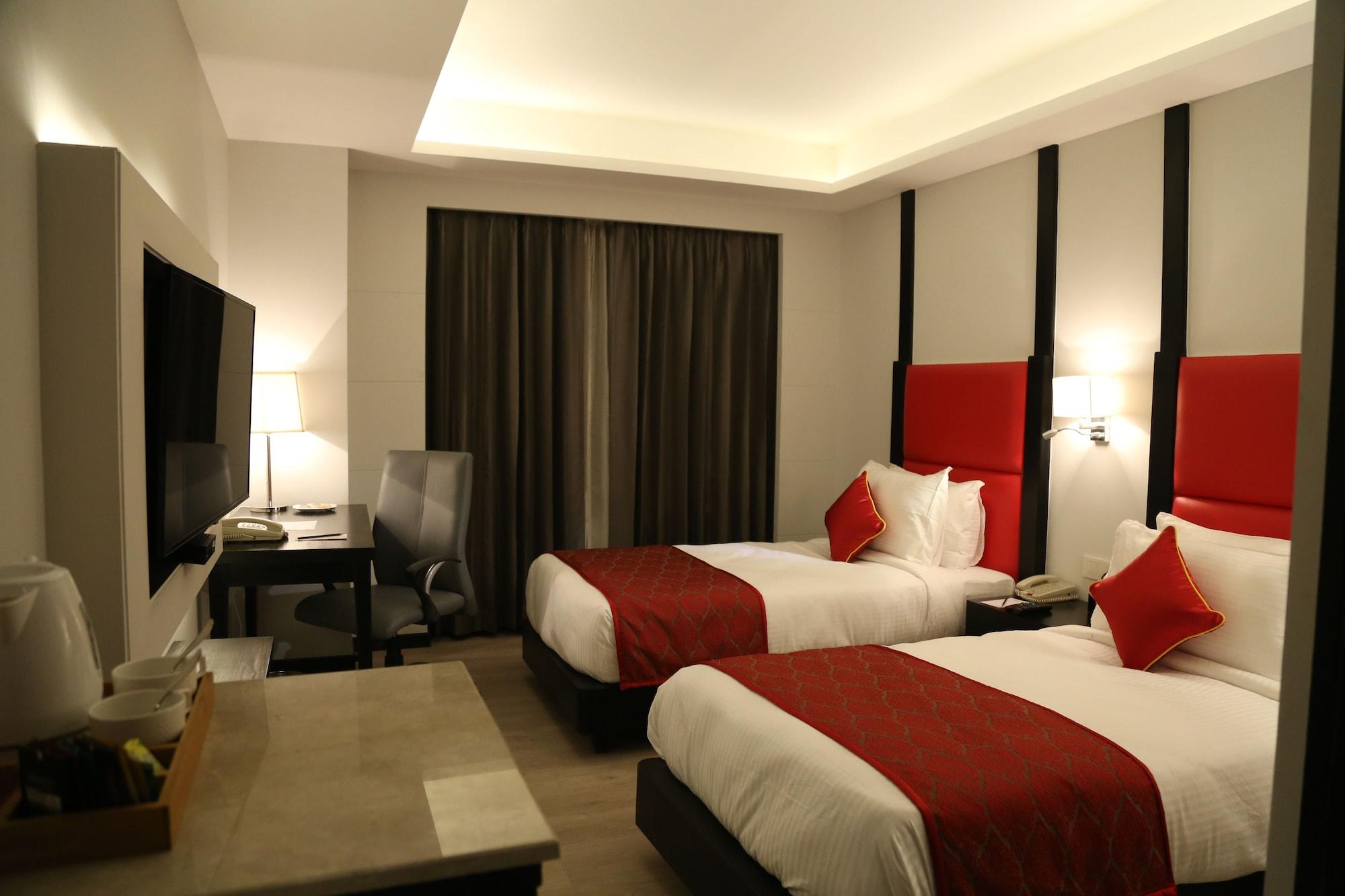 Ramada Encore Jalandhar Bagian luar foto