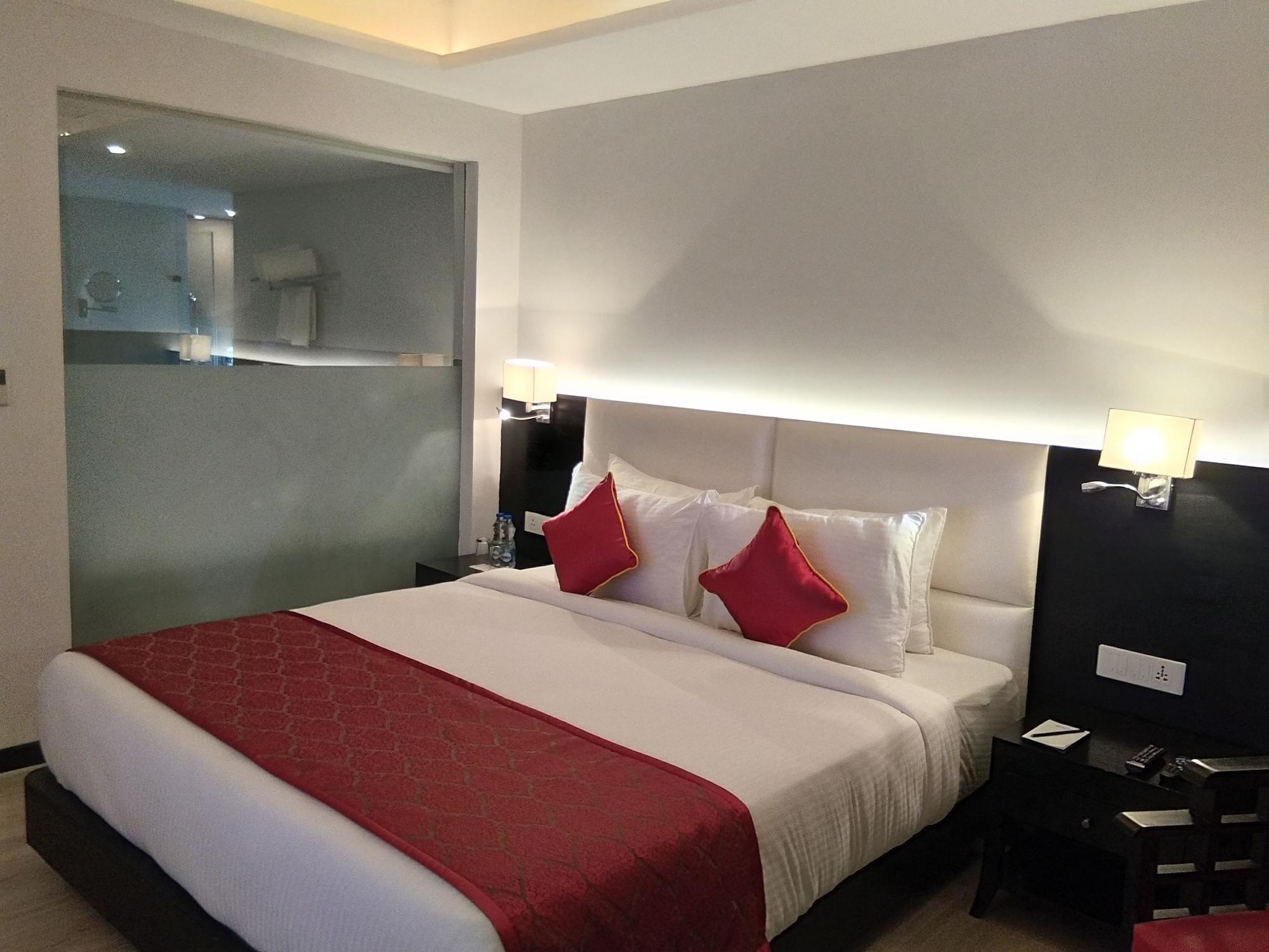 Ramada Encore Jalandhar Bagian luar foto