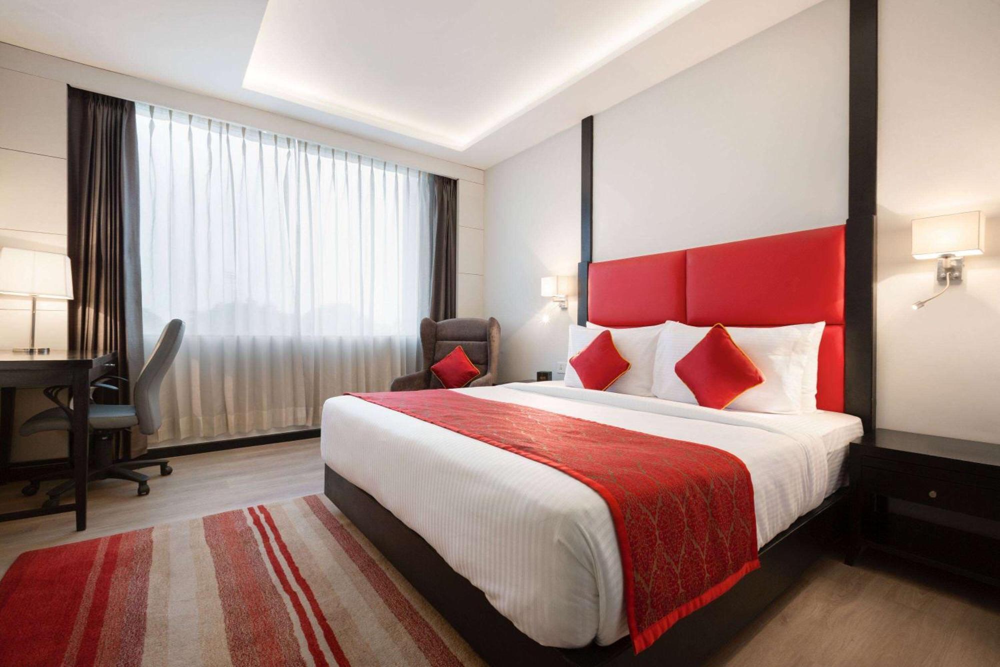 Ramada Encore Jalandhar Bagian luar foto