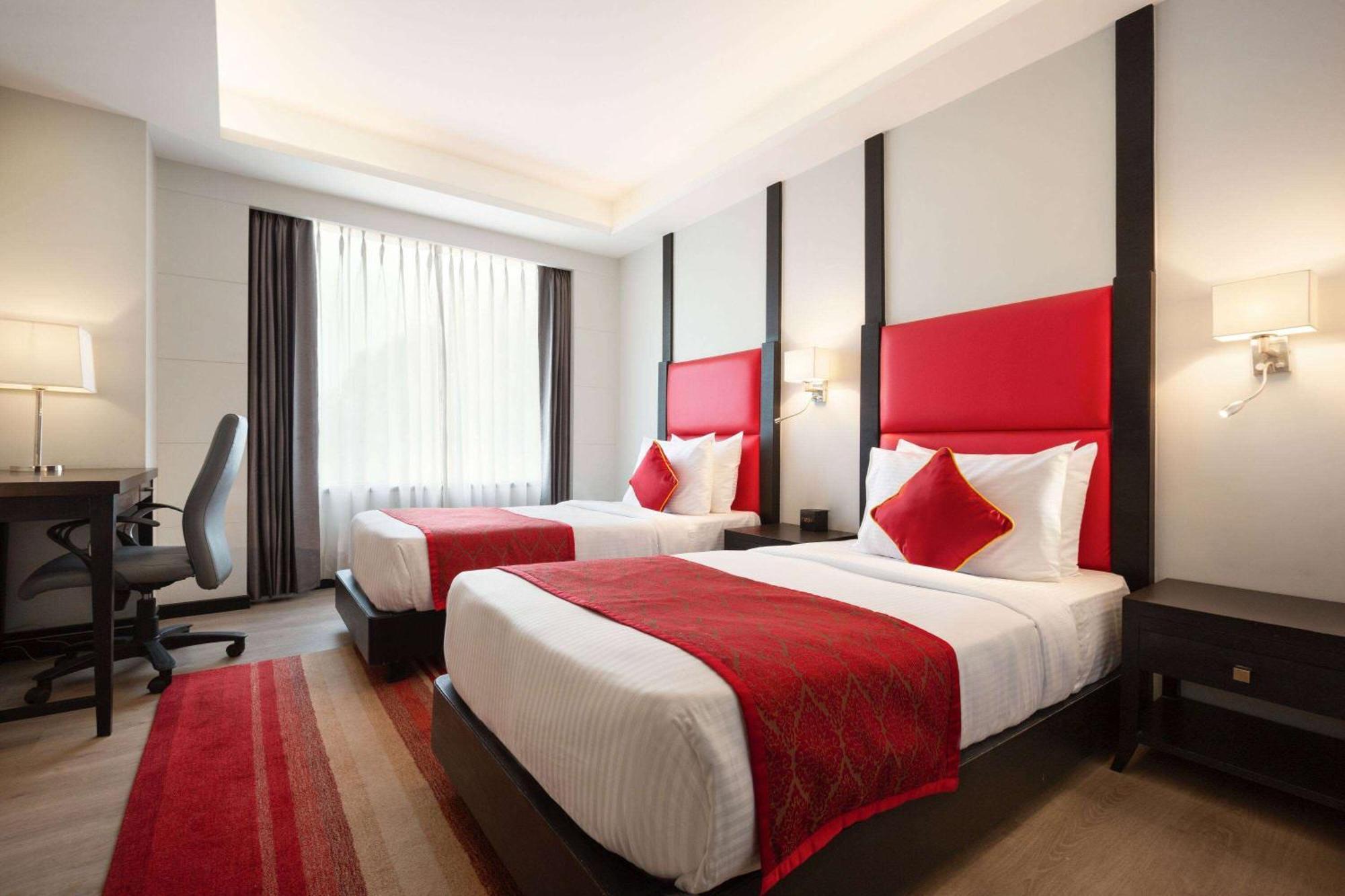 Ramada Encore Jalandhar Bagian luar foto