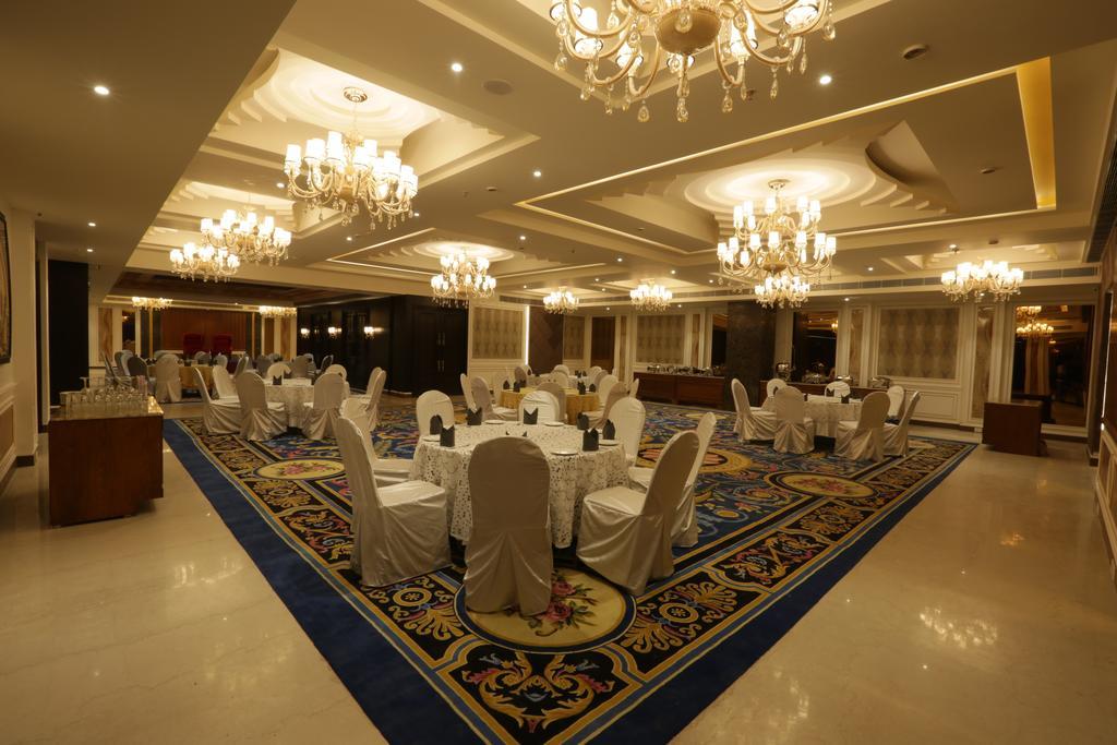 Ramada Encore Jalandhar Bagian luar foto