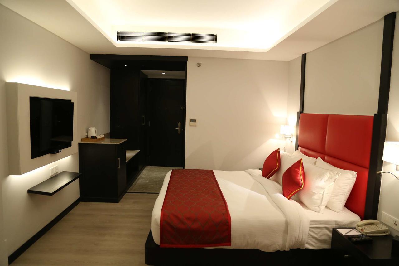 Ramada Encore Jalandhar Bagian luar foto