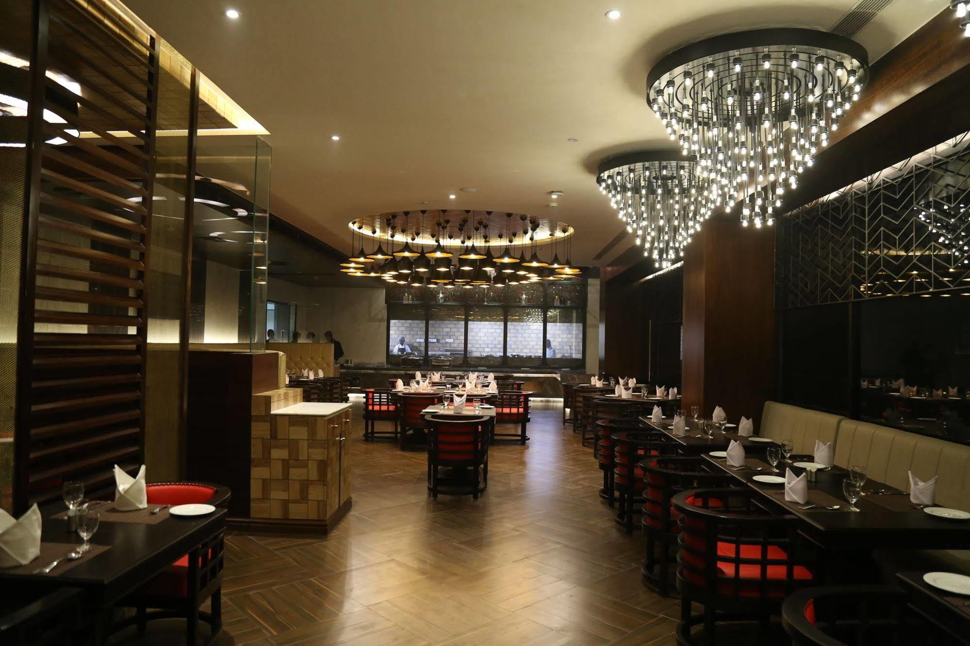 Ramada Encore Jalandhar Bagian luar foto