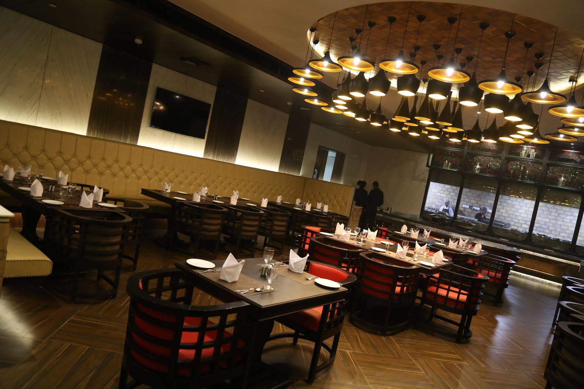 Ramada Encore Jalandhar Bagian luar foto