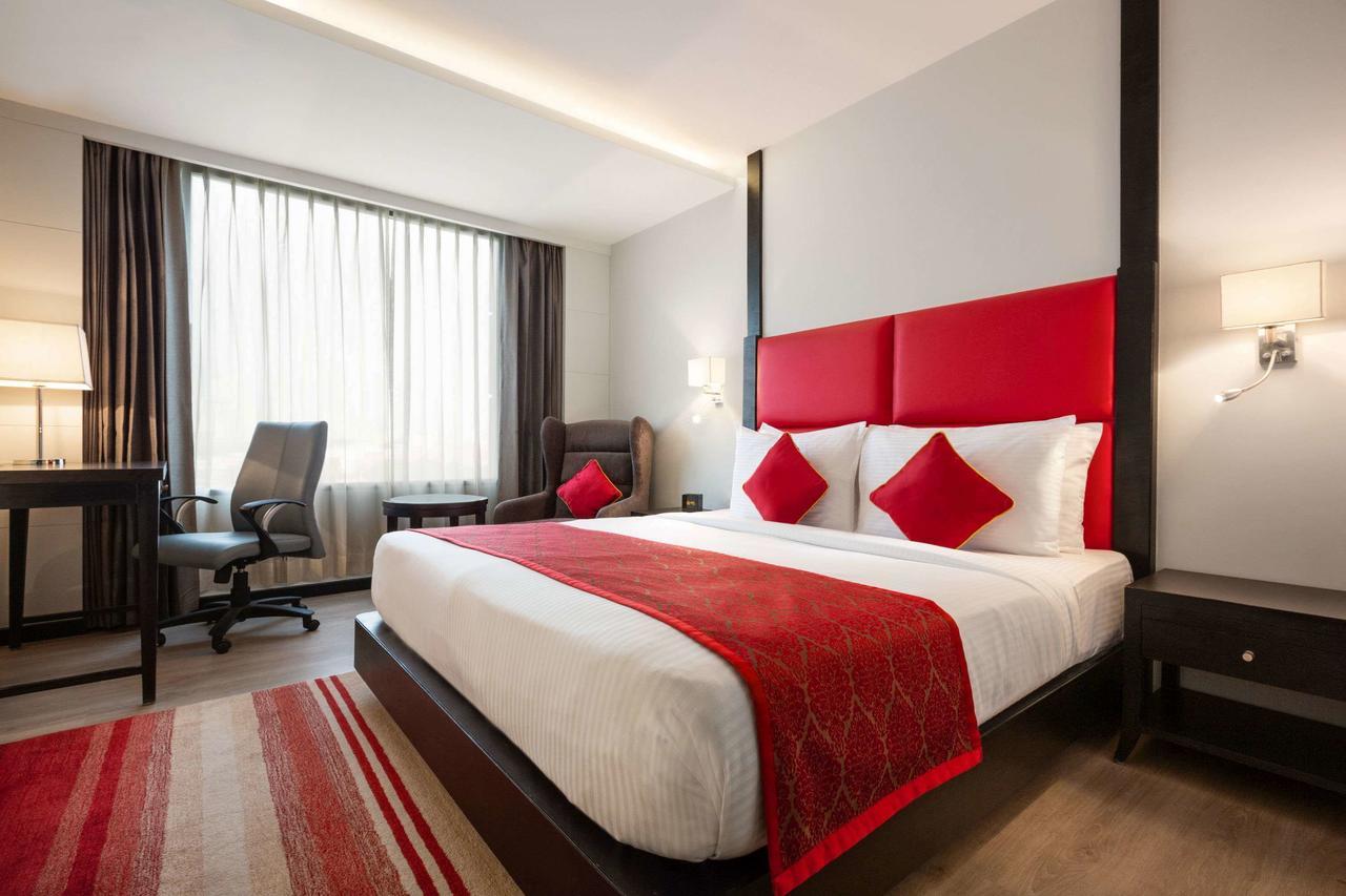 Ramada Encore Jalandhar Bagian luar foto